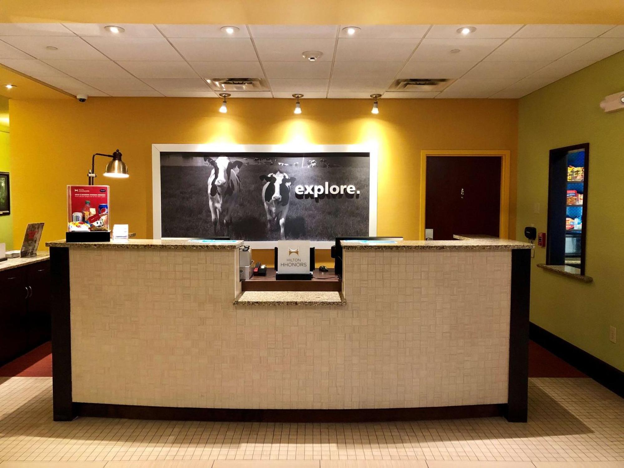 Hampton Inn And Suites Woodstock, Virginia Bagian luar foto